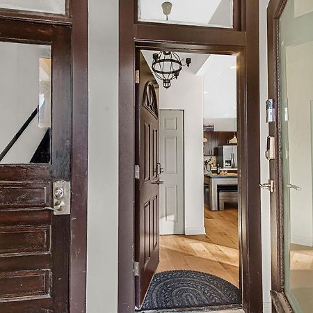 Modern 4Br Just A Block From Cta Pink Line With Pool Table Free Parking Apartment Chicago Exterior photo