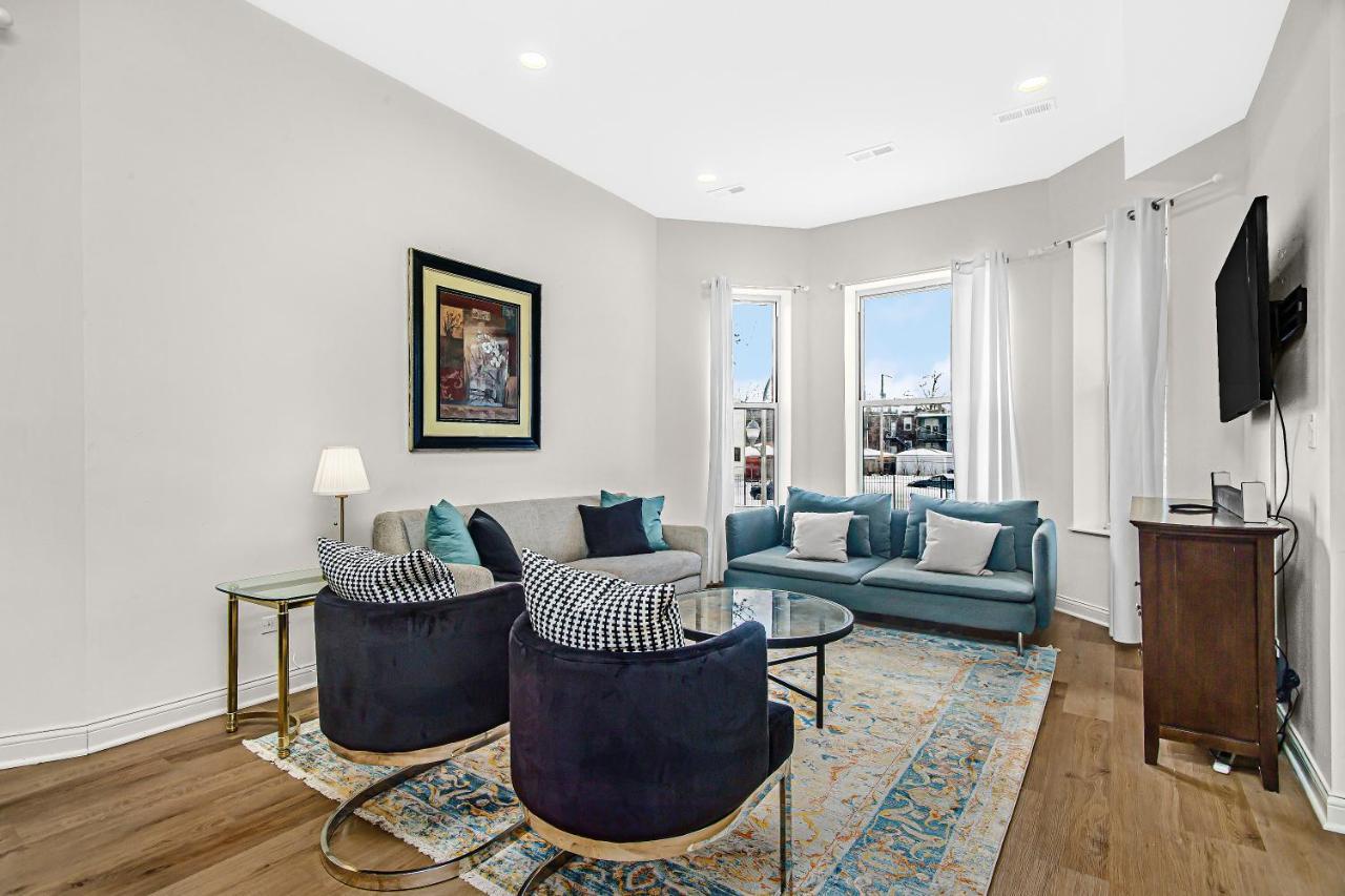 Modern 4Br Just A Block From Cta Pink Line With Pool Table Free Parking Apartment Chicago Exterior photo