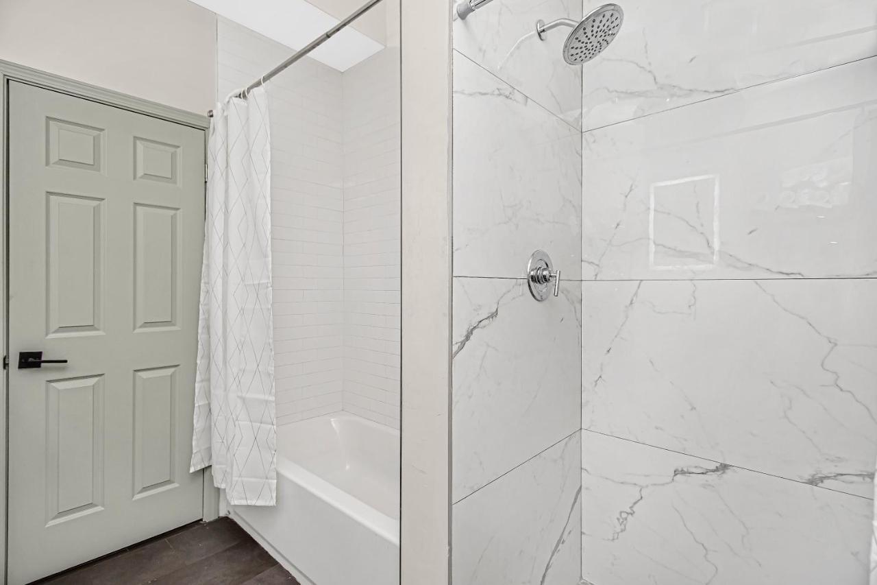 Modern 4Br Just A Block From Cta Pink Line With Pool Table Free Parking Apartment Chicago Exterior photo
